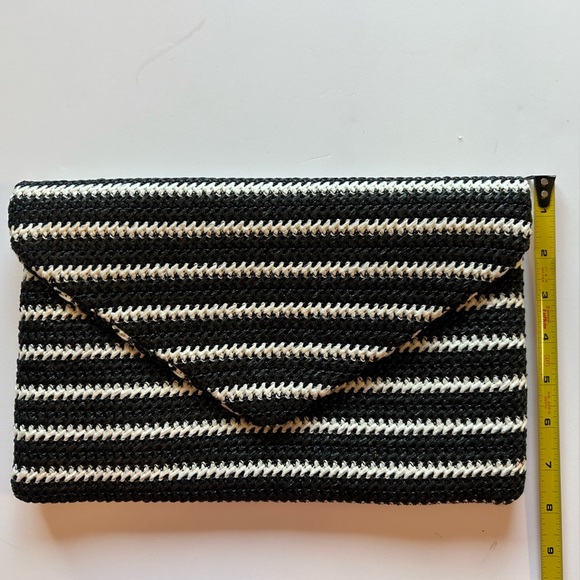 Chic Black and White Striped Straw Clutch with Gold Chain Shoulder Strap - Picture 5 of 9